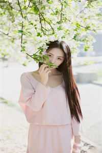 精选小说活成前任白月光后,她桃花朵朵开